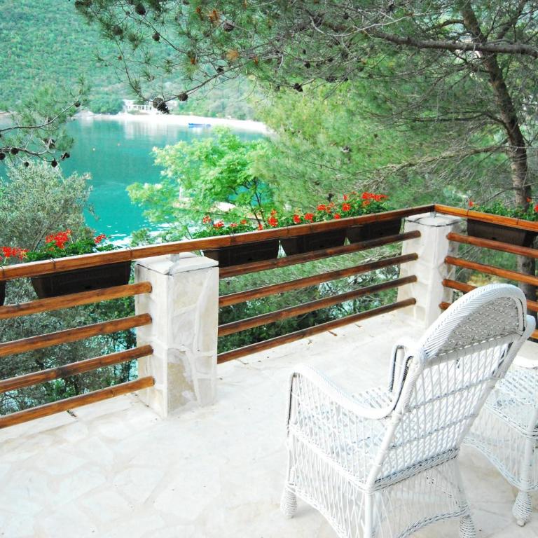Hotel Art Media - One-Bedroom Suite with Terrace and Sea View - 2