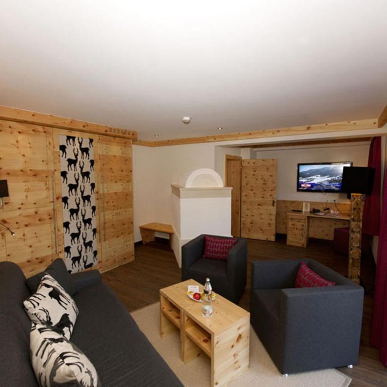JUFA Alpenhotel Saalbach - Comfort Suite mit 1 Schlafzimmer - 2