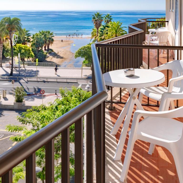 Hotel Rovira - Habitación Doble con vistas laterales al mar - 1 o 2 camas - 6