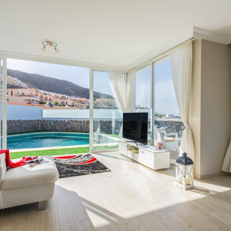 LUXURY WHITE VILLA with sea view, heated pool - Villa - 7