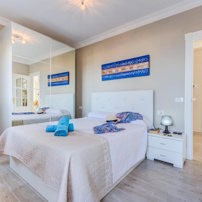 LUXURY WHITE VILLA with sea view, heated pool - Villa - 32