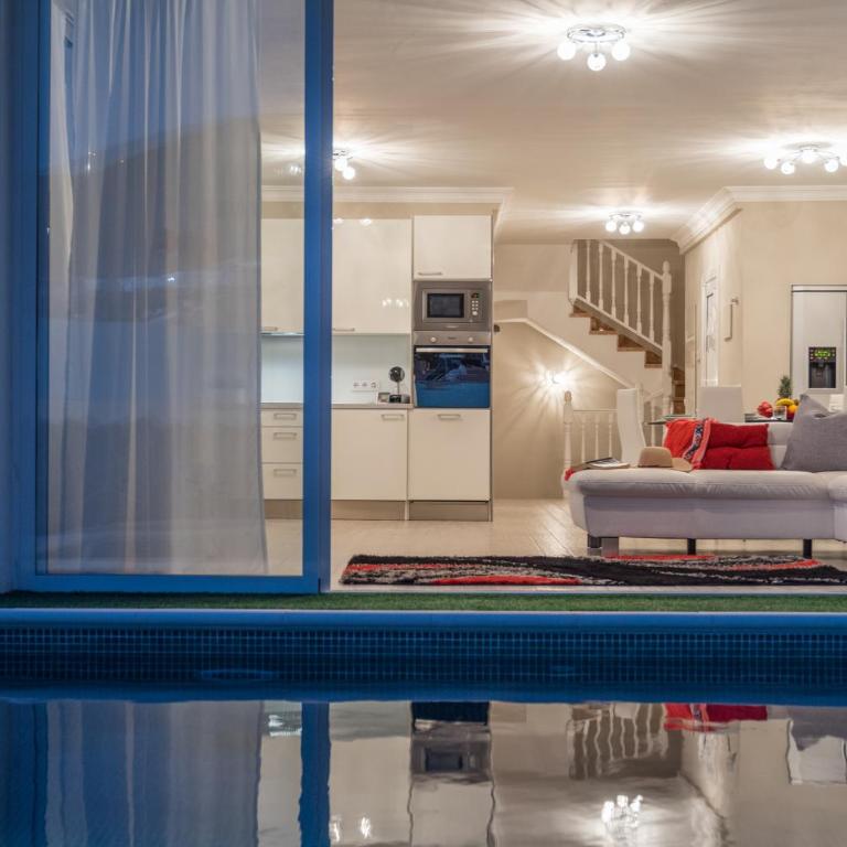 LUXURY WHITE VILLA with sea view, heated pool - Villa - 55