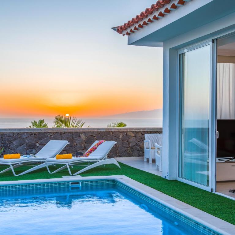 LUXURY WHITE VILLA with sea view, heated pool - Villa - 56