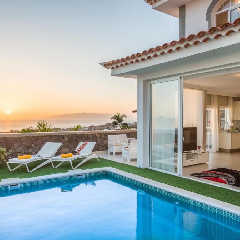 LUXURY WHITE VILLA with sea view, heated pool - Villa - 57