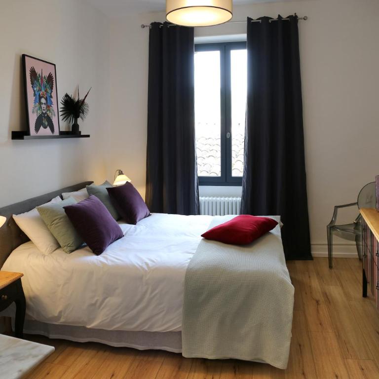 Troisième Droite - Chambre Double avec Salle de Bains Privative - 9