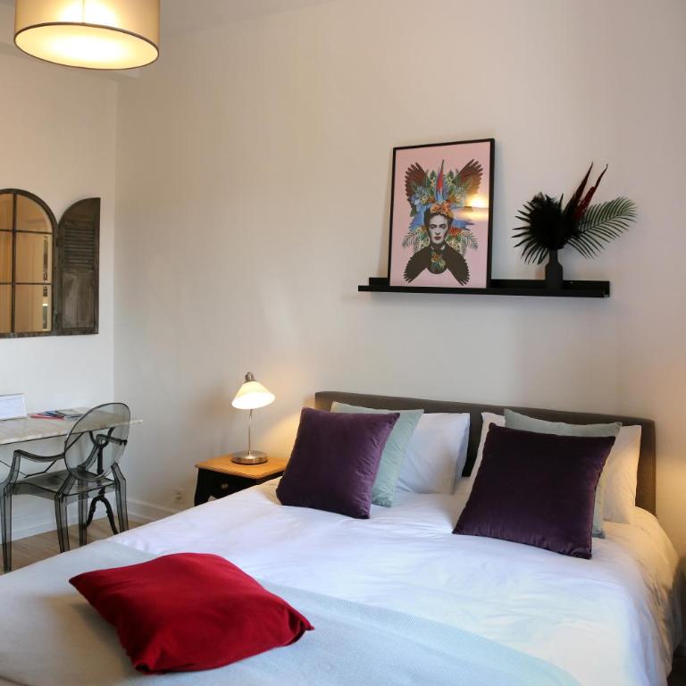 Troisième Droite - Chambre Double avec Salle de Bains Privative - 1