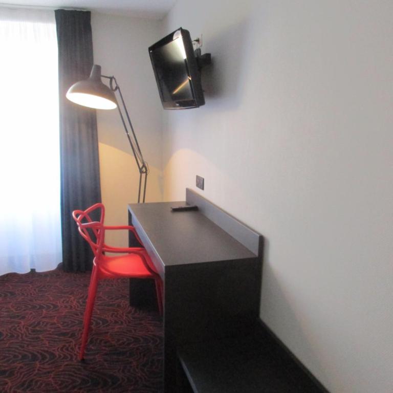 CIT'HÔTEL LE DAV Clermont-Ferrand Centre - Chambre Triple - 5