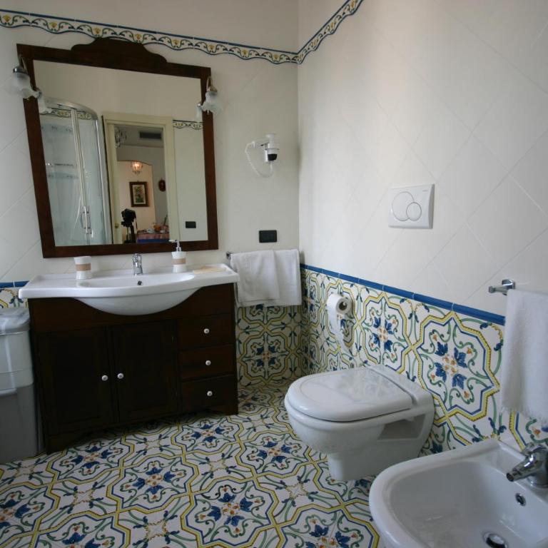Sorrento Inn Guesthouse - Camera Familiare (2 Adulti + 2 Bambini) - 2