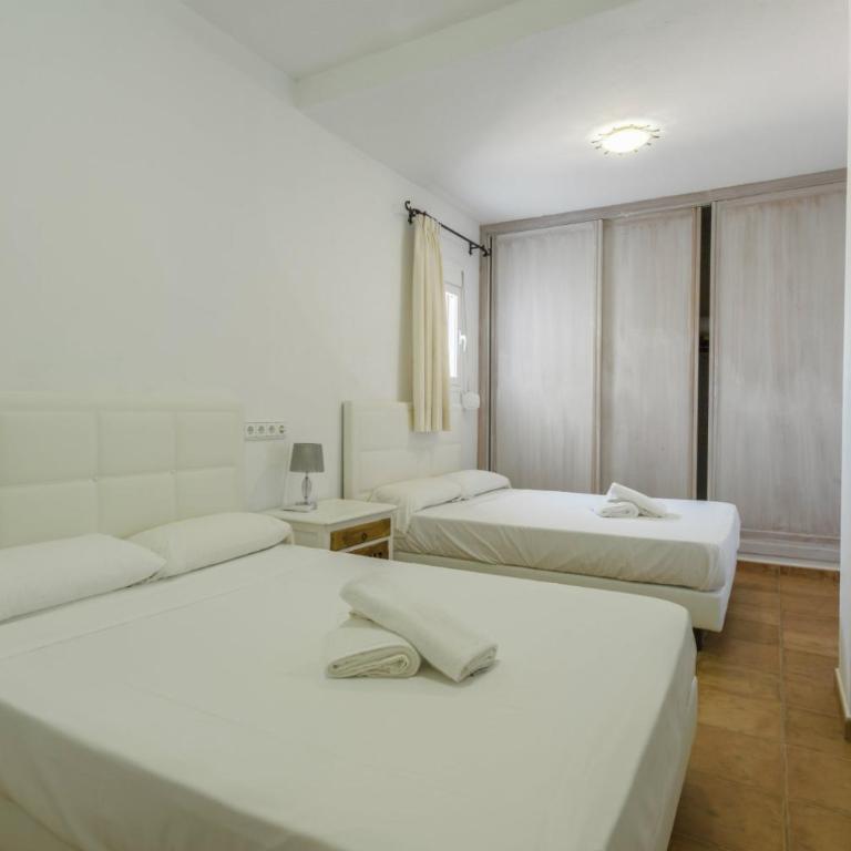 Villa Savines is a luxury villa close to Ibiza Town and Playa Den Bossa - Villa de 4 dormitorios - 10