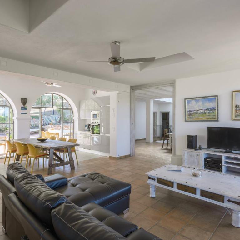 Villa Savines is a luxury villa close to Ibiza Town and Playa Den Bossa - Villa de 4 dormitorios - 13