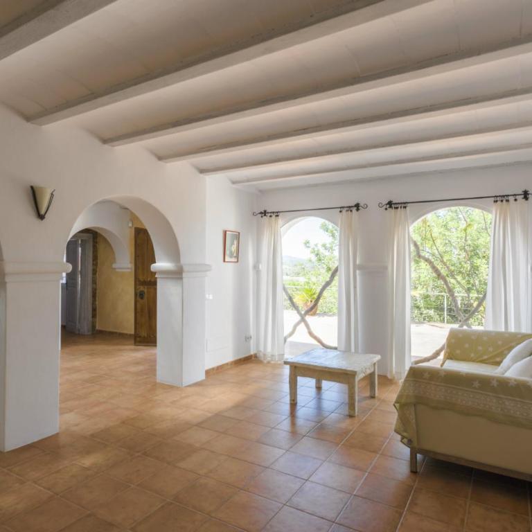 Villa Savines is a luxury villa close to Ibiza Town and Playa Den Bossa - Villa de 4 dormitorios - 8
