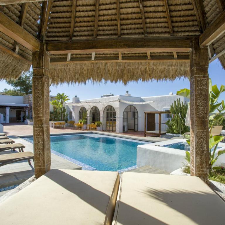 Villa Savines is a luxury villa close to Ibiza Town and Playa Den Bossa - Villa de 4 dormitorios - 1