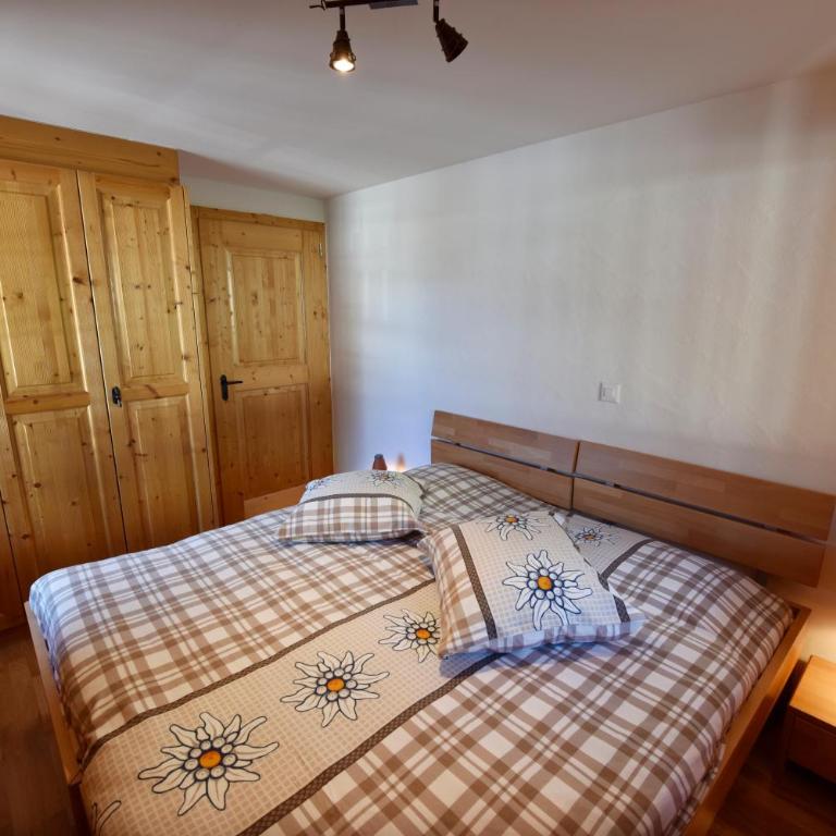 Apartments Vieux Chalet - Two-Bedroom Apartment / B 06 - 12