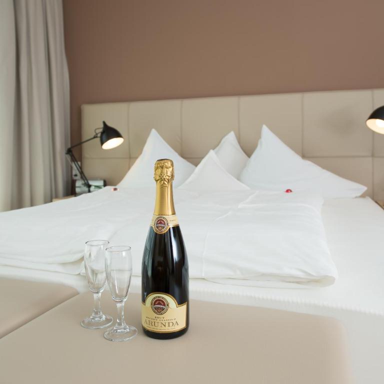 Seeberg Garni Hotel - Suite with Lake View - 5