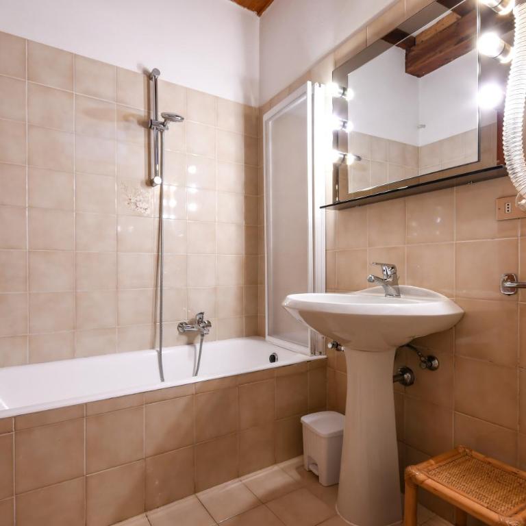 La Villa Fasano - Appartamento con 2 Camere da Letto e Vista Lago - 13