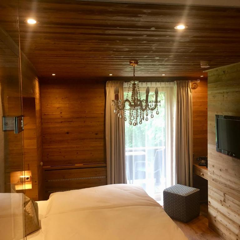 Alpin Hotel Garni Eder - Private Living - Deluxe Doppelzimmer mit Balkon - 1