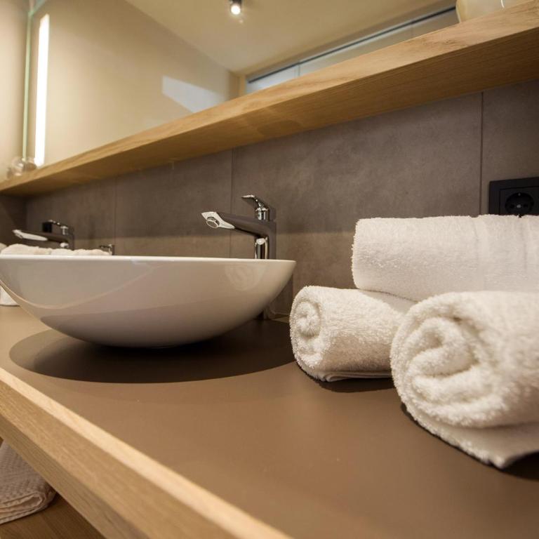 Haus Gregori Modern & Central Stay in Vineyard with Rooftop & Served Breakfast - Appartamento con 2 Camere da Letto e Giardino - 16