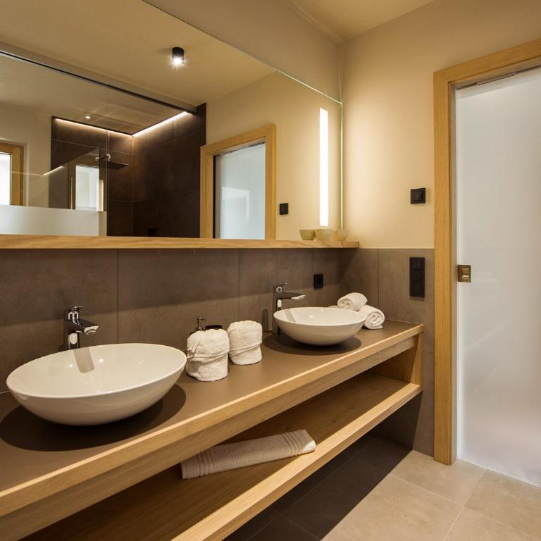 Haus Gregori Modern & Central Stay in Vineyard with Rooftop & Served Breakfast - Appartamento con 2 Camere da Letto e Giardino - 7