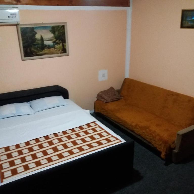 LAZAREV KONAK - Comfort Triple Room with Shower - 3