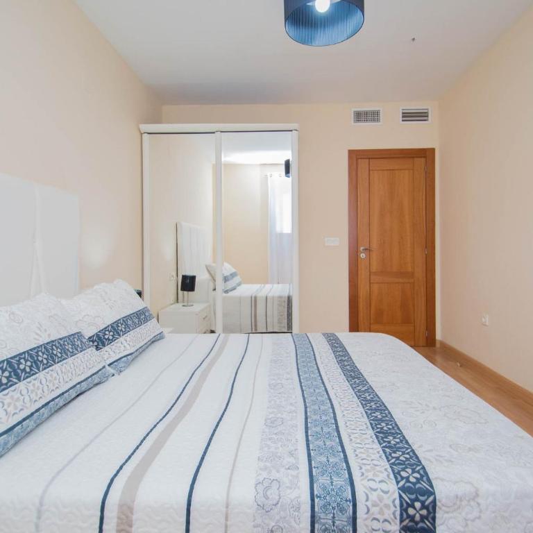 EnjoyGranada EMIR 3F - POOL, GYM & Free Parking - Apartment - 18
