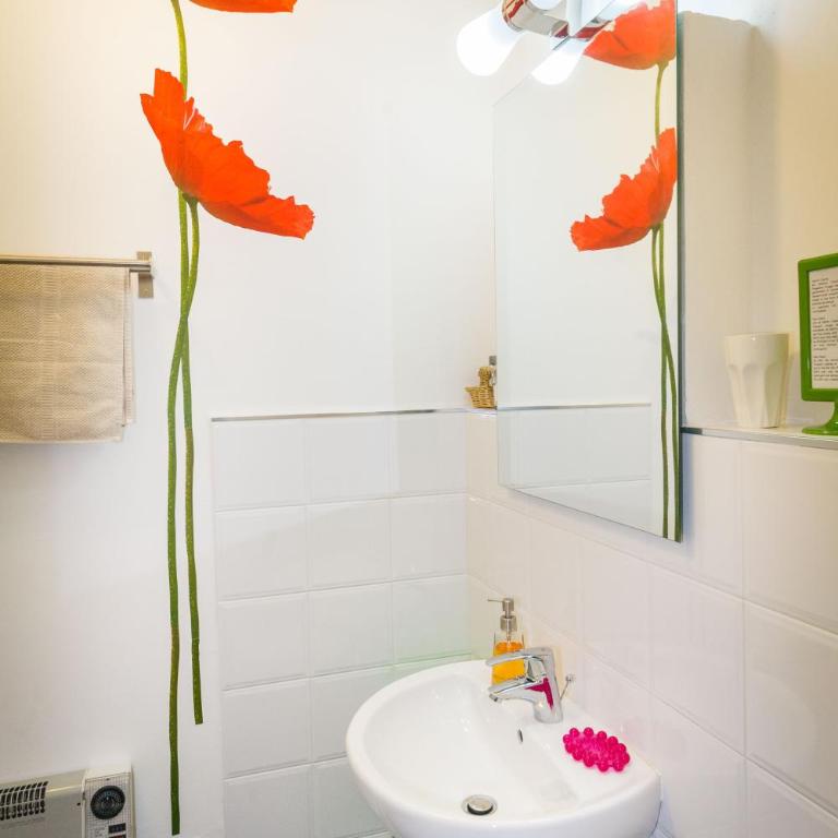 Girovagando B&B - Camera Matrimoniale con Bagno Privato Esterno - 9