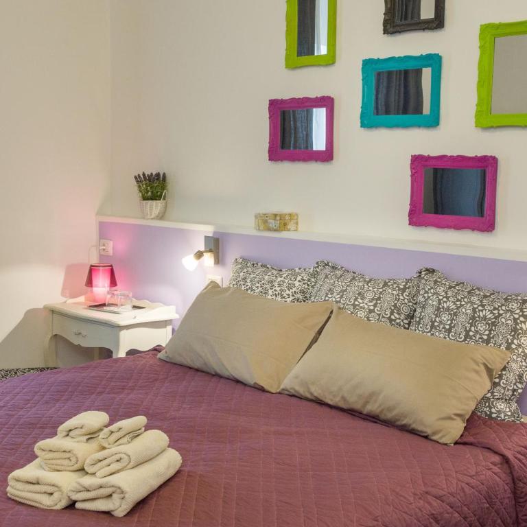 Girovagando B&B - Camera Matrimoniale/Doppia con Letti Singoli con Bagno Privato Esterno - 1