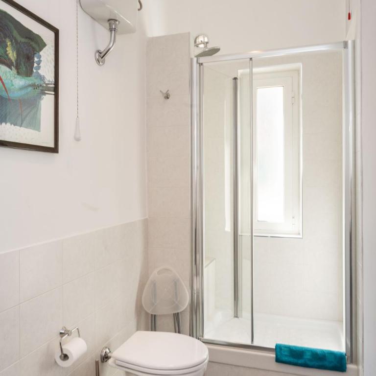Girovagando B&B - Camera Matrimoniale/Doppia con Letti Singoli con Bagno Privato Esterno - 7