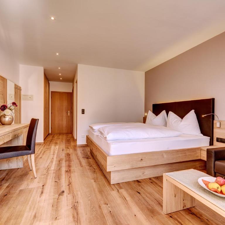 Hotel Lamm - Superior Doppelzimmer mit Balkon und Bergblick - 1
