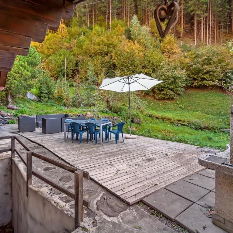 Charming Little Chalet for 6 People & Free Ski Lockers - Chalet - 37