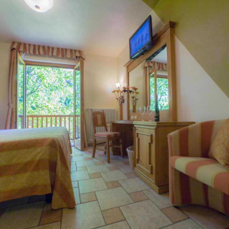 Hotel Lo Fleyé - Camera Matrimoniale Standard - 4