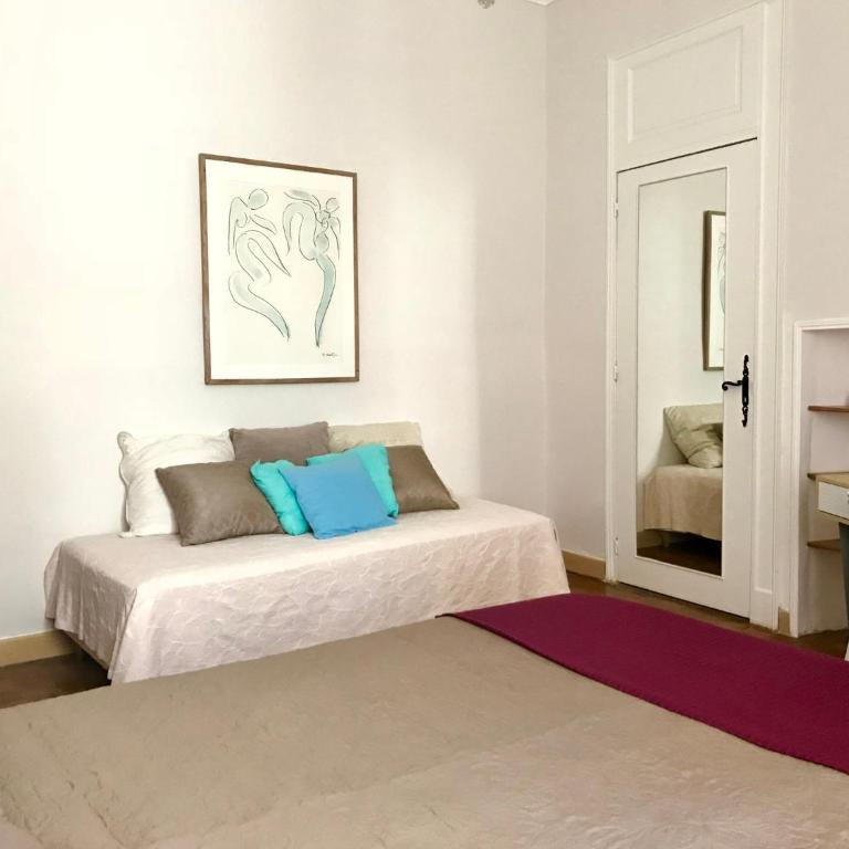 THE YELLOW HOUSE - Two-Bedroom Apartment - 11