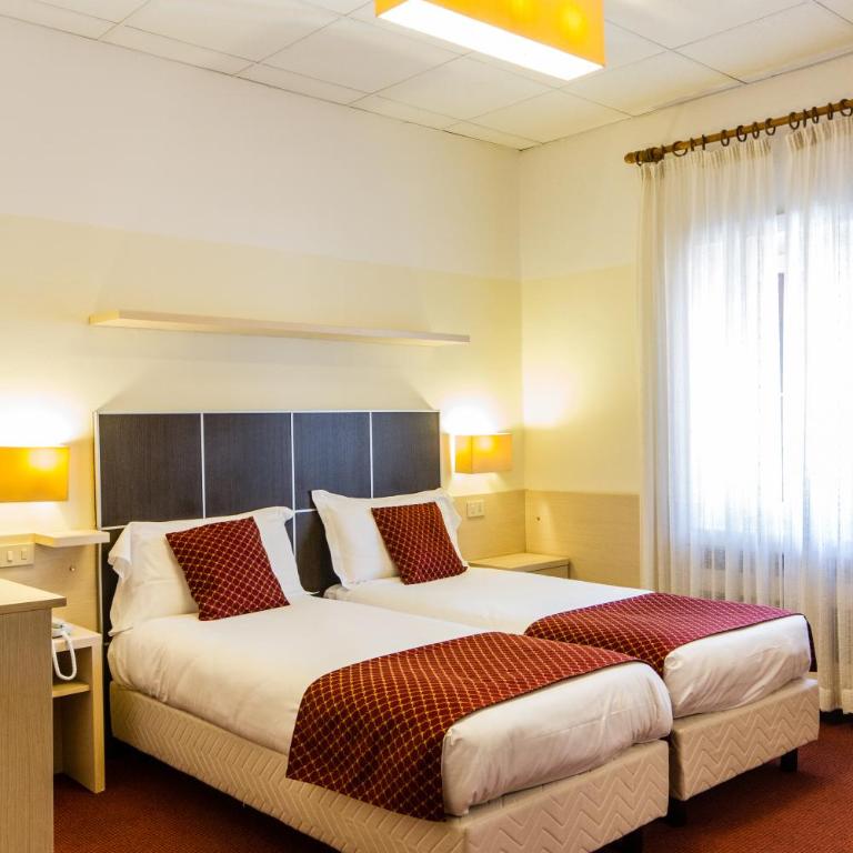 Hotel Sant'Ilario - Standard Double Room - 2