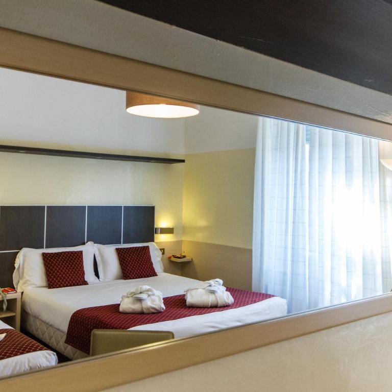 Hotel Sant'Ilario - Standard Triple Room - 5