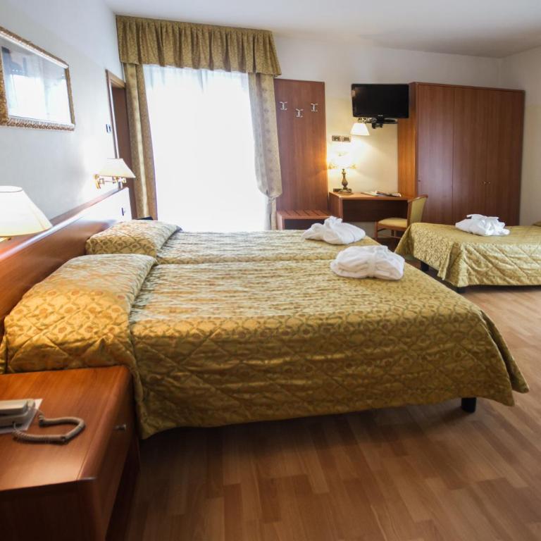 Hotel Sant'Ilario - Superior Quadruple Room - 5