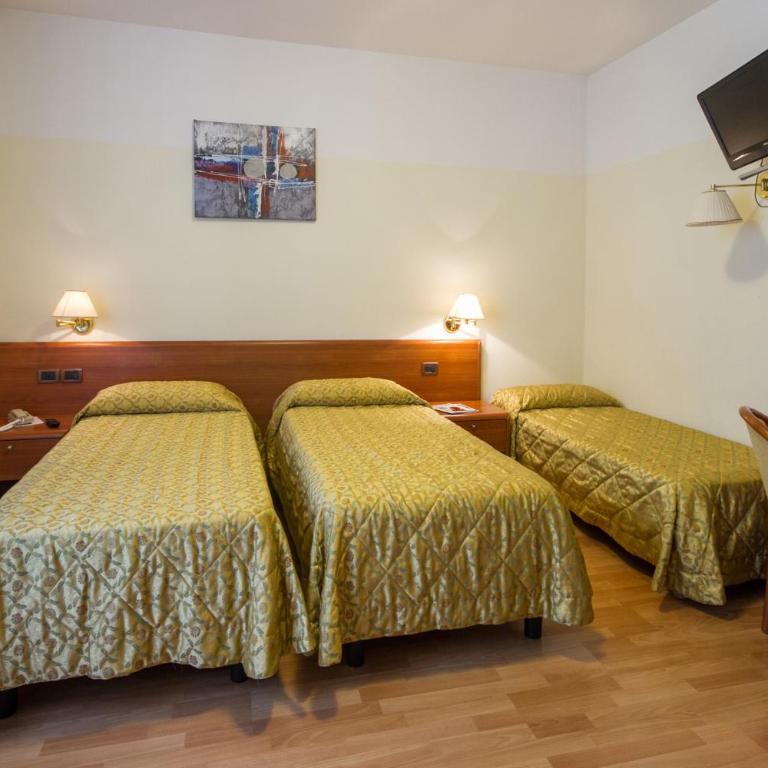 Hotel Sant'Ilario - Superior Triple Room - 6