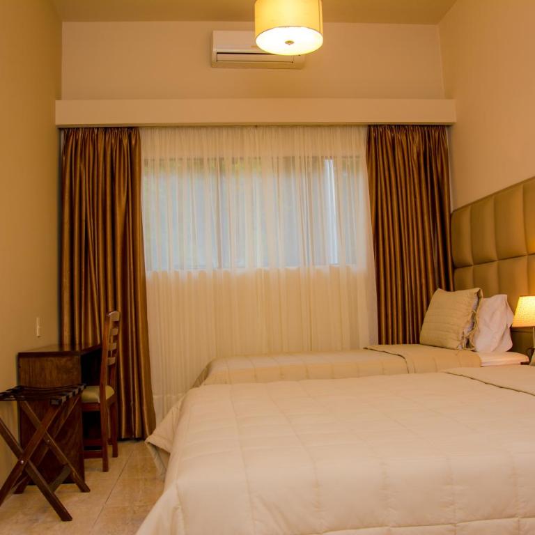Hotel Hohenau - Deluxe Triple Room - 1