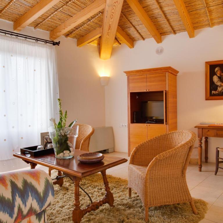 Casal Santa Eulalia - Junior Suite with Terrace - 5