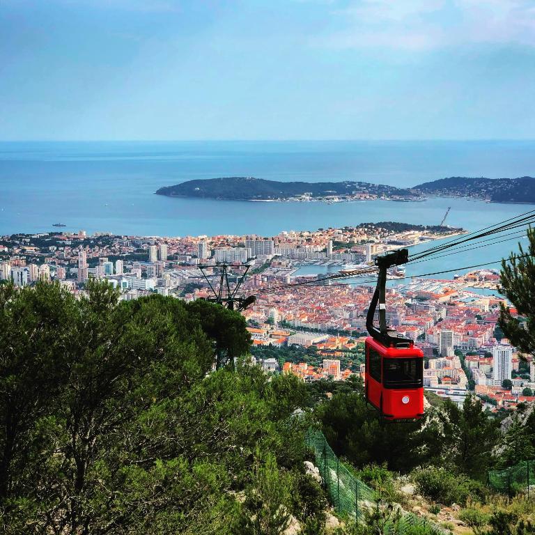 ToulonHost - Le Litardi - Superbe T2 - 2 pas des plages - Clim - Fibre - Chambre Double Deluxe - 21
