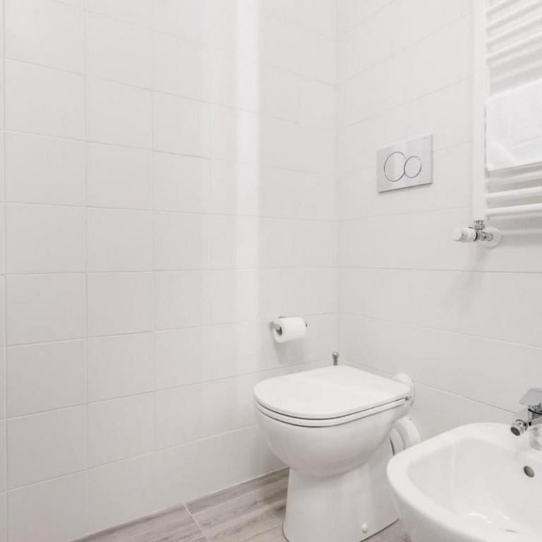 UP to home - Residenze Milano M13 - Camera King - 2