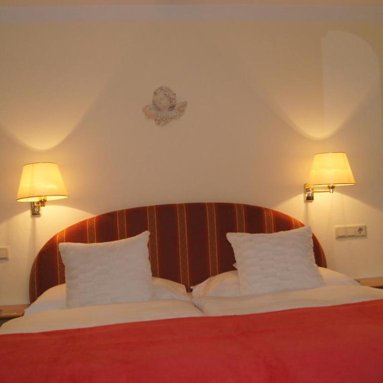 Pension Hartenfels - Doppelzimmer mit Balkon - 17