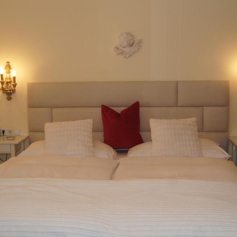 Pension Hartenfels - Doppelzimmer mit Balkon - 14