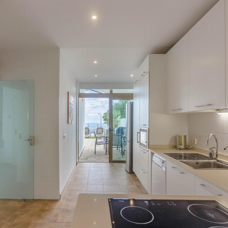 Villa Isabella, Luxury Villa with Heated Pool Ocean View in Adeje, Tenerife - Villa con piscina privada - 6