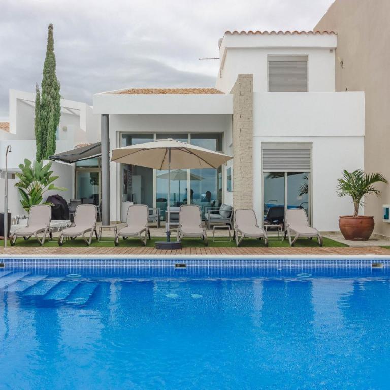 Villa Isabella, Luxury Villa with Heated Pool Ocean View in Adeje, Tenerife - Villa con piscina privada - 16