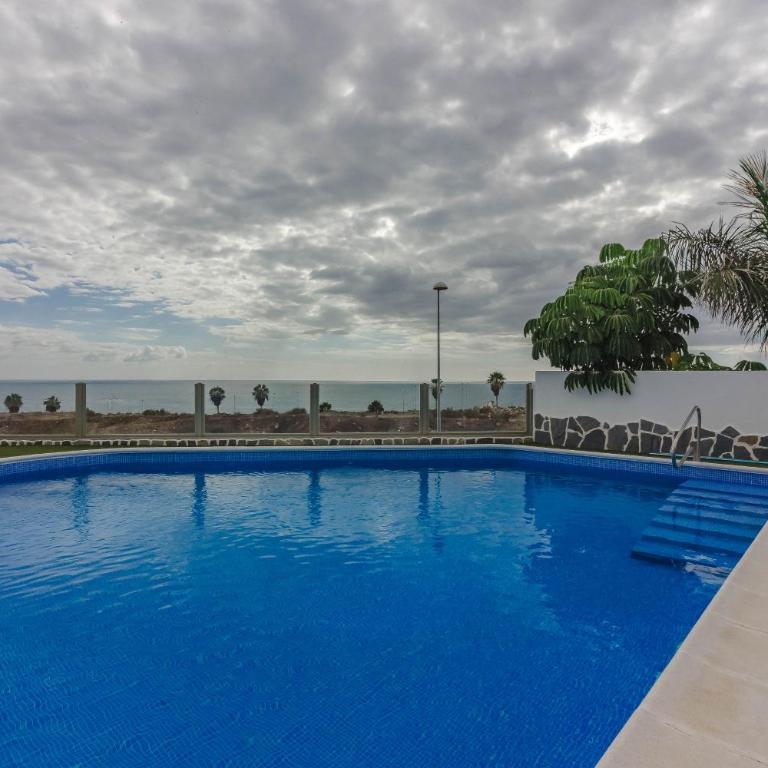 Villa Isabella, Luxury Villa with Heated Pool Ocean View in Adeje, Tenerife - Villa con piscina privada - 12