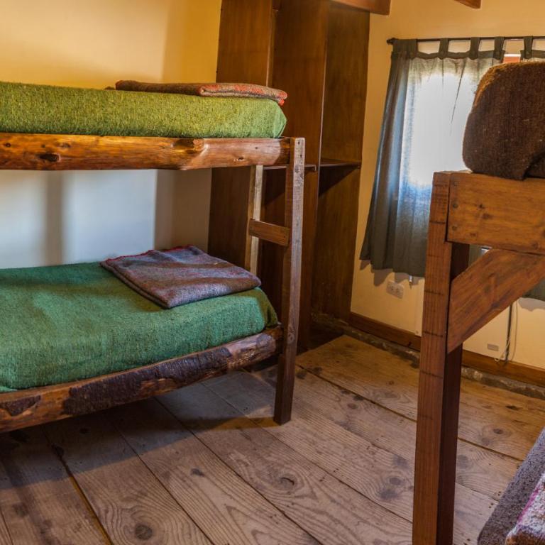 Refugio Chalten Hostel - Bed in 4-Bed Mixed Dormitory Room - 1