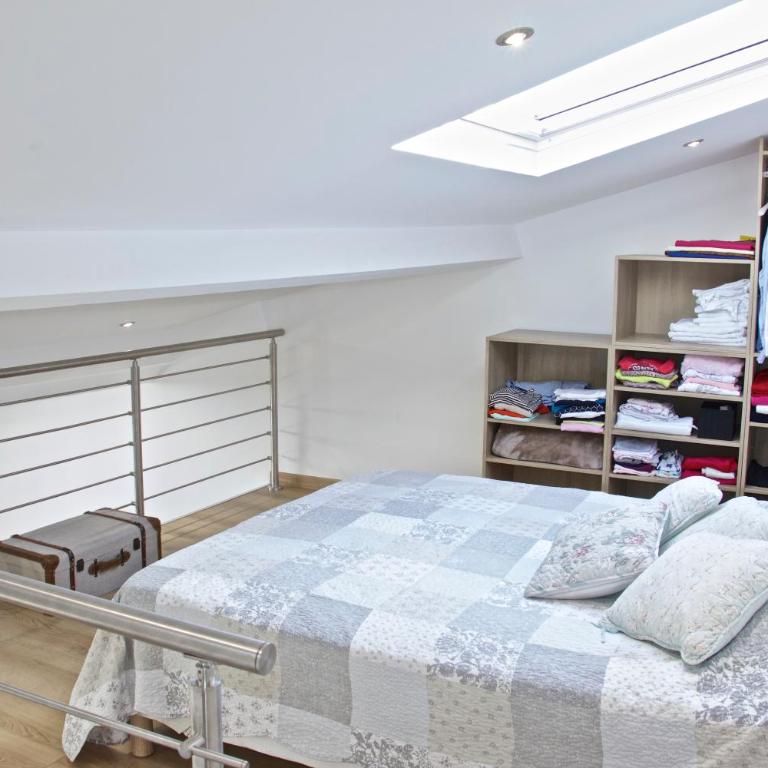 DUPLEX FONTAINE - Appartement Duplex coeur vieil Antibes Old city Marché provencal - Appartement - 6