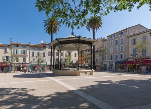 DUPLEX FONTAINE - Appartement Duplex coeur vieil Antibes Old city Marché provencal - Appartement - 15
