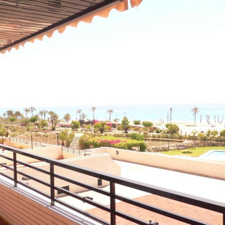 Playa Paraiso 31D - Apartment with Pool View - 2
