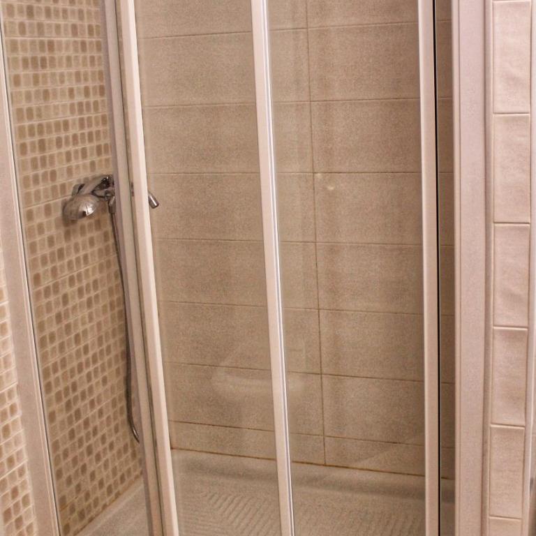 apartment a stone's throw from Santa Barbara - Three-Bedroom Apartment - 22