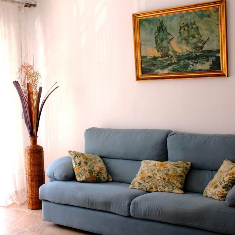 apartment a stone's throw from Santa Barbara - Three-Bedroom Apartment - 1